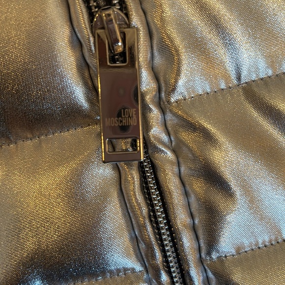 *NEW* LOVE MOSCHINO SILVER PUFFER JACKET - Picture 9 of 13